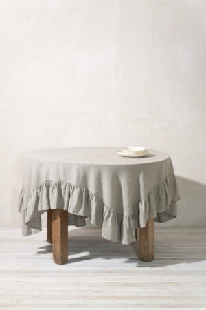 Table Cloth with Ruffles in Solid Linen