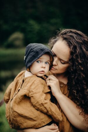 Bicolor Reversible Brimmed Bonnet