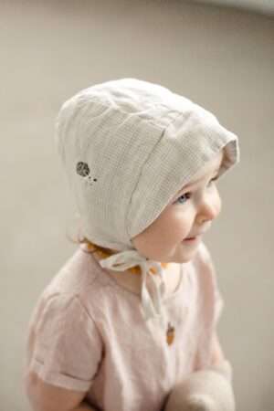 Bicolor Reversible Brimmed Bonnet