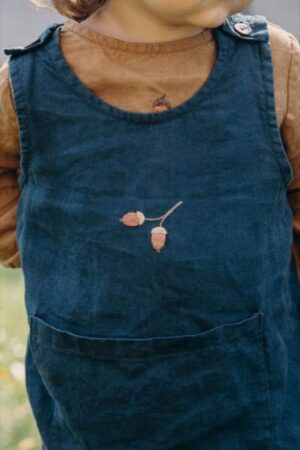 Two Acorns (3.6x3.2cm)