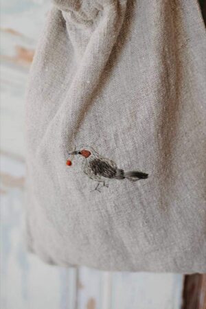 Bulbul Bird (8.7x4.5cm)