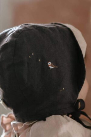 Birdie with Seeds (2.5x1.5cm)