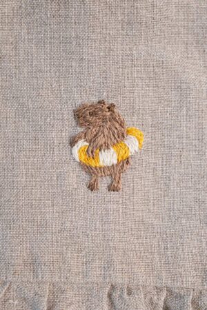 Capybara Swimming Ring (3x3.9cm)