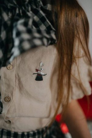 Circus Bunny in a Hat (3.2x4cm)