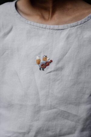 Fox with Guitar (3.7x3.6cm)