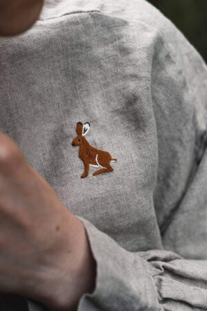 Sitting Hare (2.9x4.2cm)