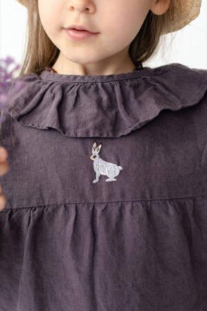 White Hare (2.9x4.2cm)