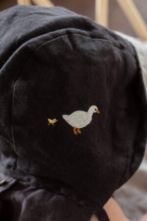 Mama Goose (4.8x3.2cm)